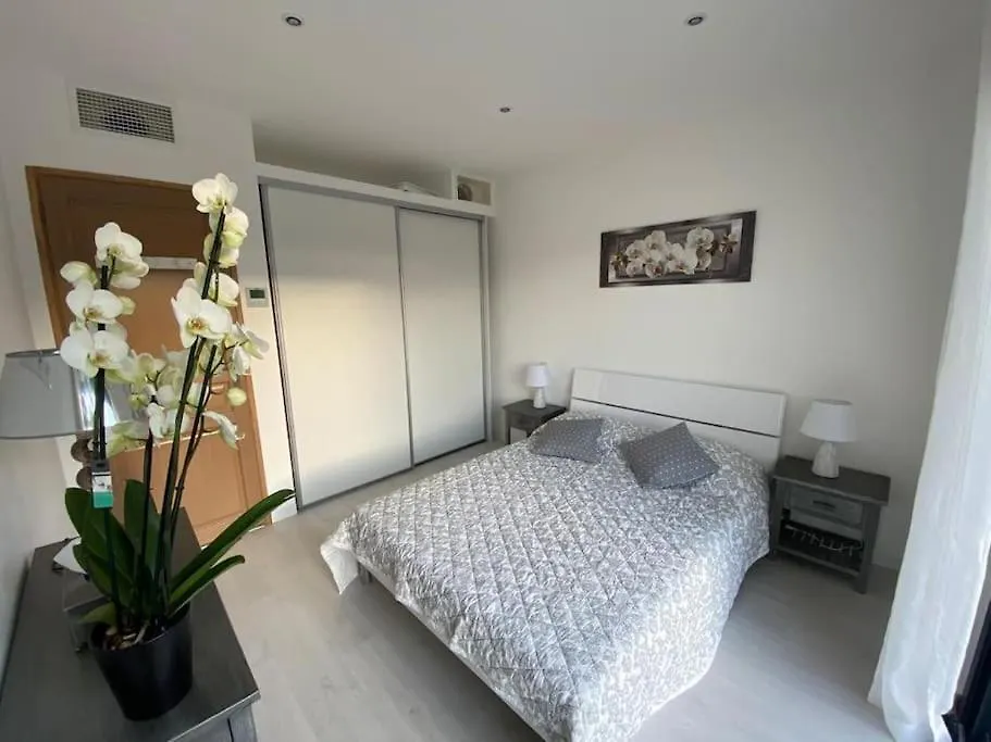 Villa Hestia Vallauris 0*,  France